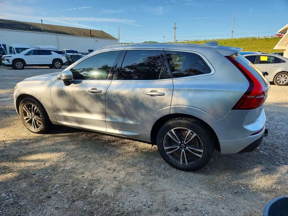 2020 VOLVO XC60 T6 MOMENTUM  