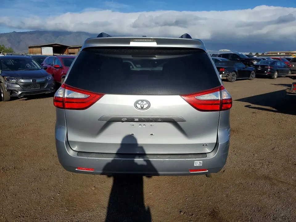 2016 TOYOTA SIENNA   