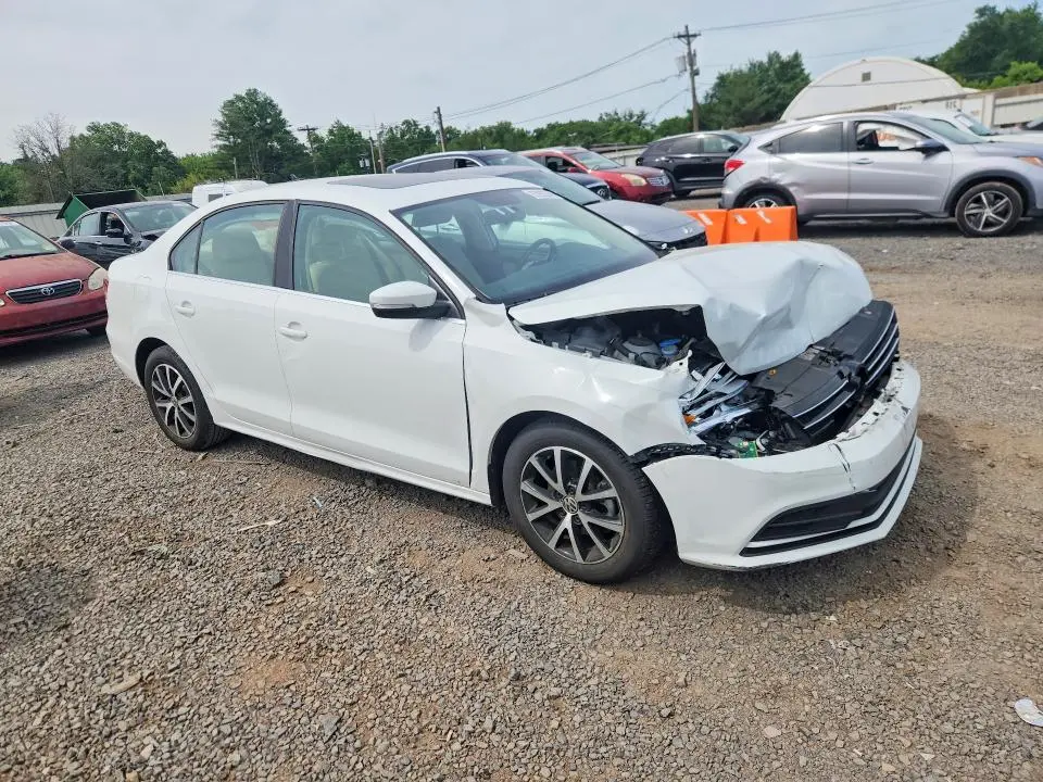 2017 VOLKSWAGEN JETTA SE  