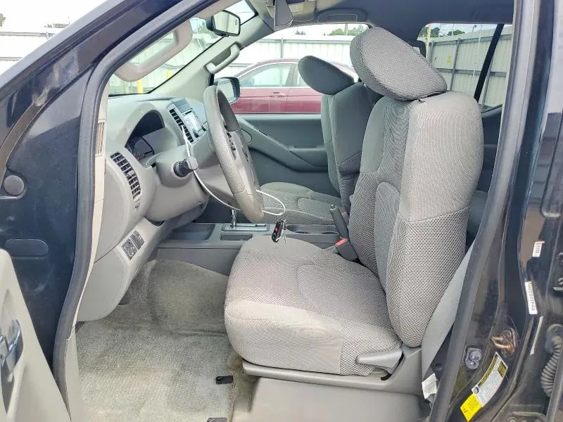 2013 NISSAN FRONTIER S  