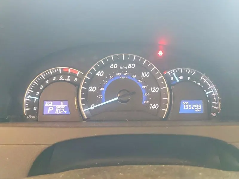 2012 TOYOTA CAMRY XLE V6  