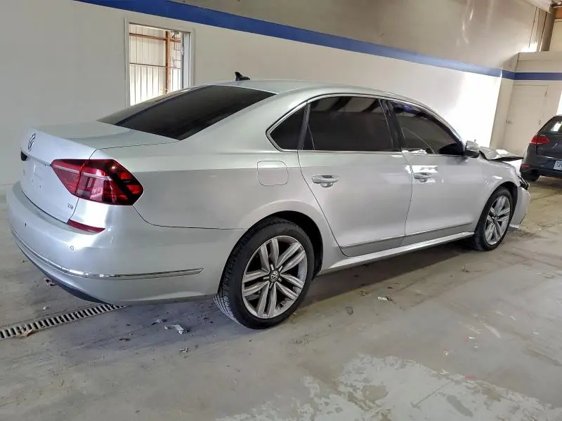 2017 VOLKSWAGEN PASSAT SE  
