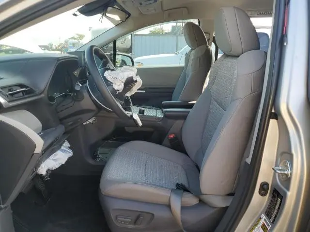 2021 TOYOTA SIENNA LE  