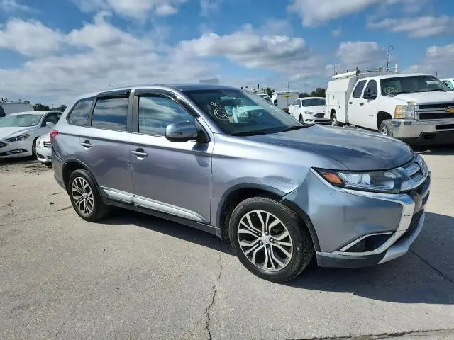 2016 MITSUBISHI OUTLANDER SE