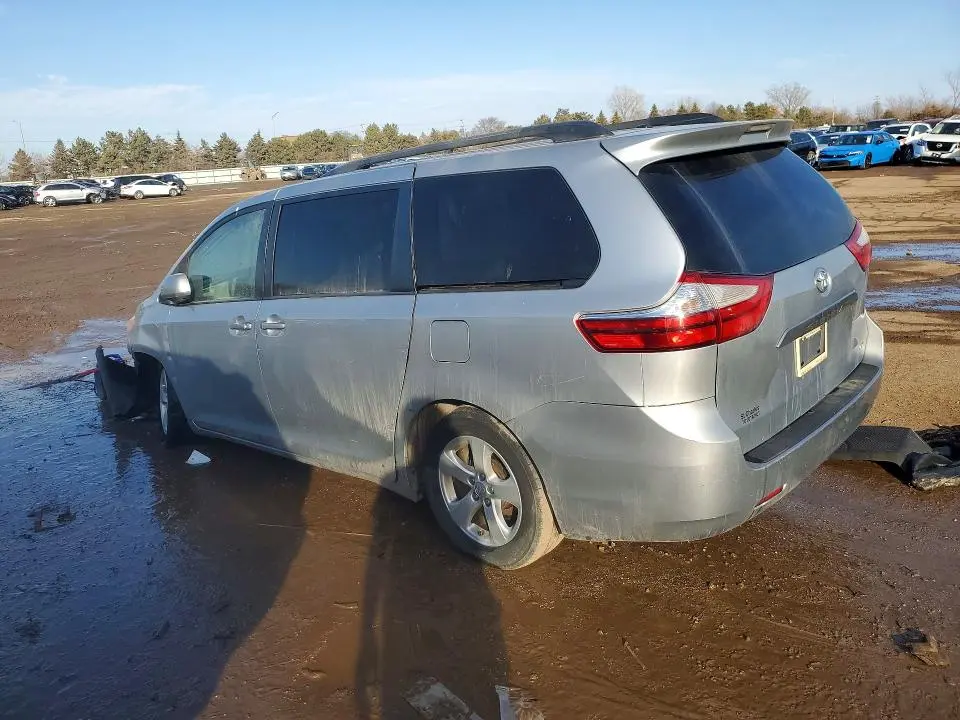 2015 TOYOTA SIENNA LE 8-PASSENGER  