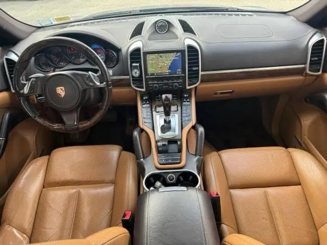 2013 PORSCHE CAYENNE   