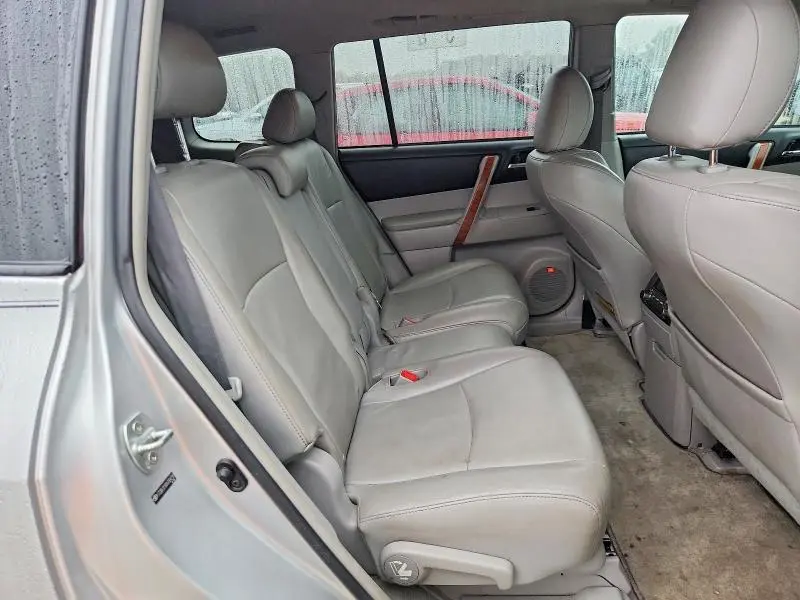 2010 TOYOTA HIGHLANDER LIMITED  