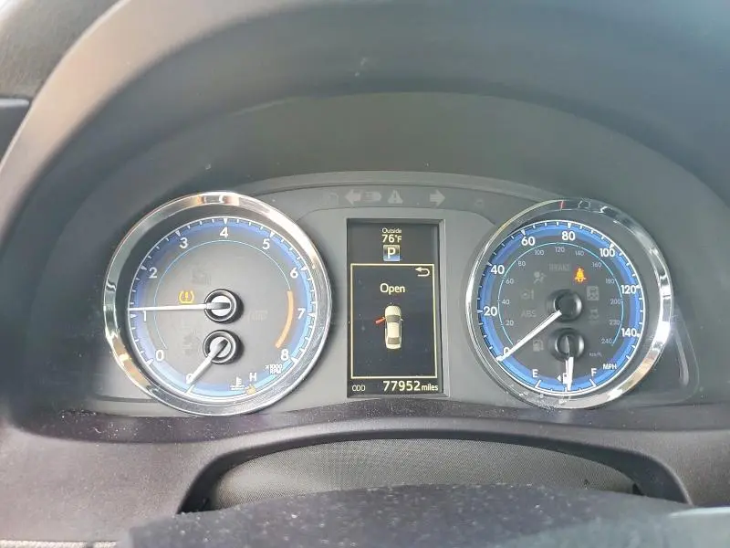 2019 TOYOTA COROLLA SE  