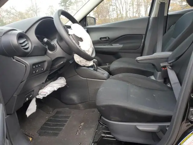 2024 NISSAN KICKS S  