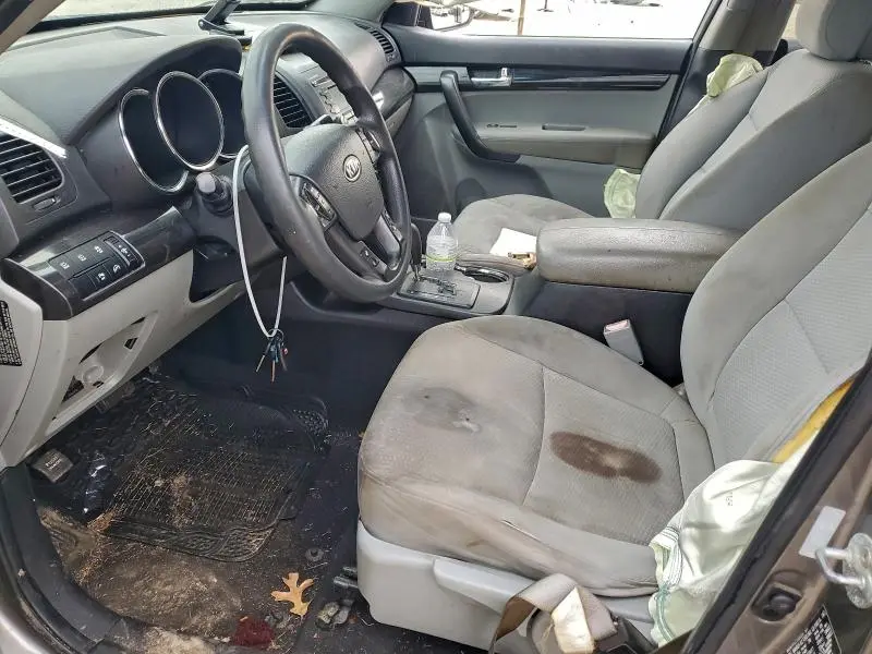 2011 KIA SORENTO BASE  