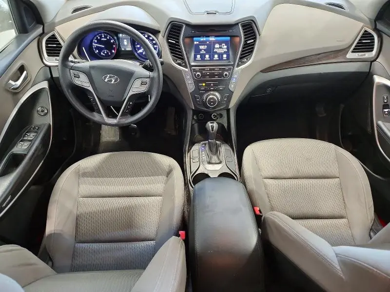 2017 HYUNDAI SANTA FE SE  