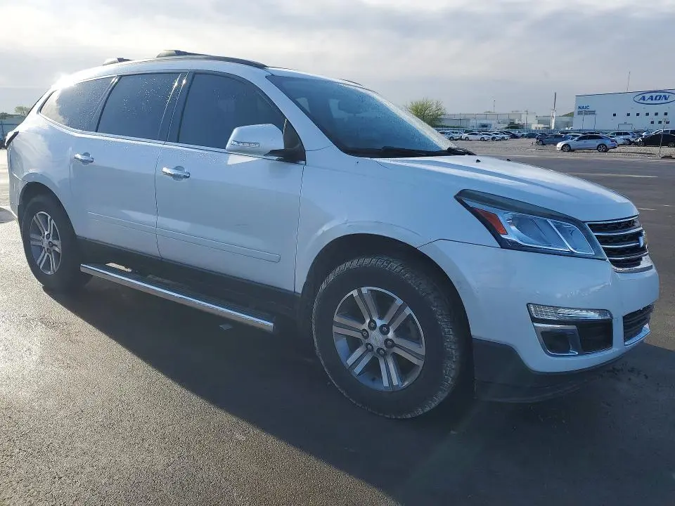 2017 CHEVROLET TRAVERSE LT  