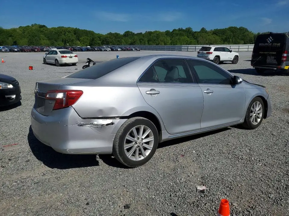 2012 TOYOTA CAMRY XLE  