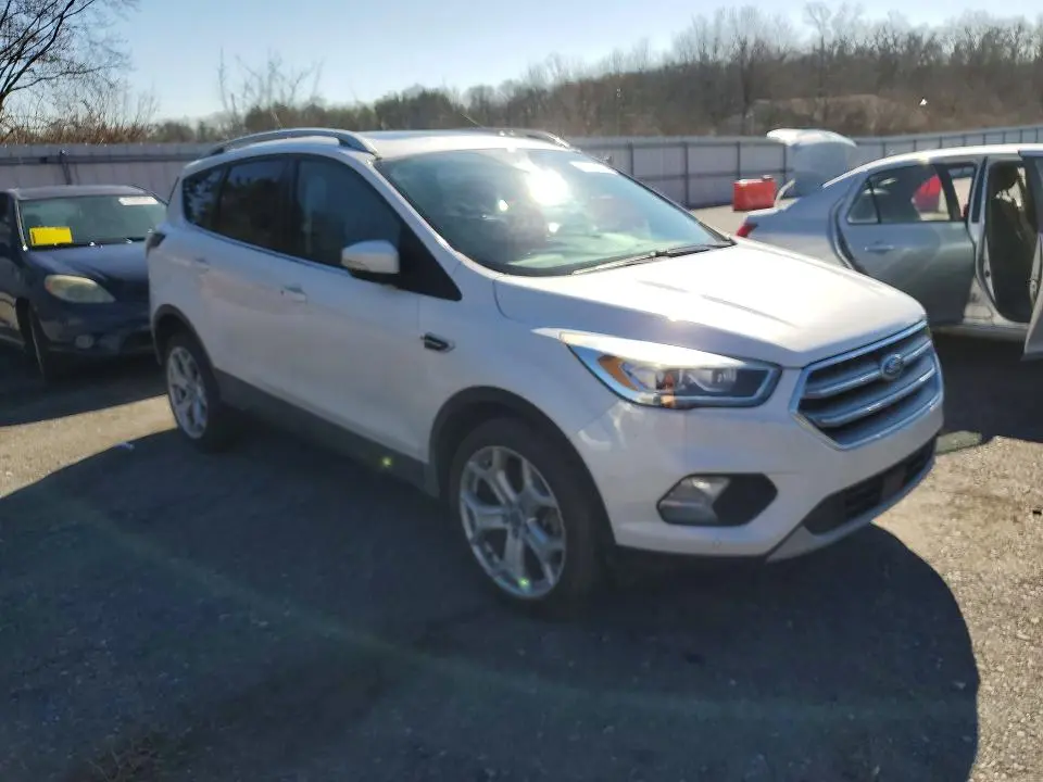 2017 FORD ESCAPE TITANIUM  