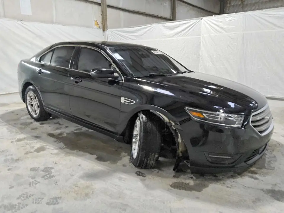 2018 FORD TAURUS SEL  