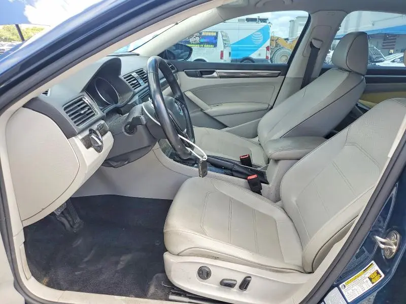 2018 VOLKSWAGEN PASSAT SE  