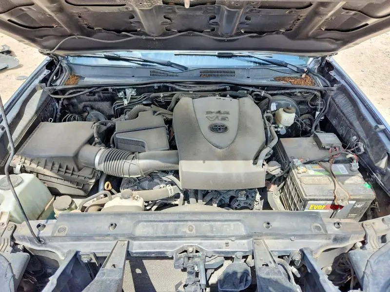2021 TOYOTA TACOMA SR5 V6  