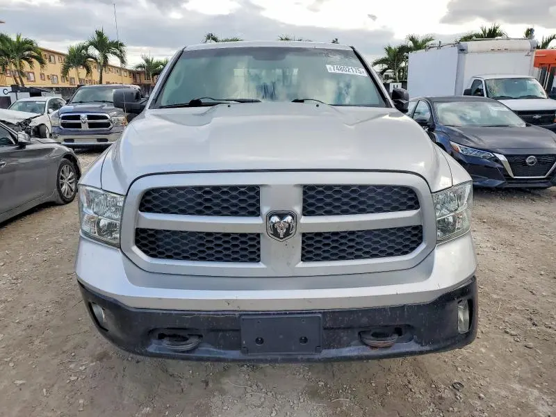 2015 RAM 1500 SLT  