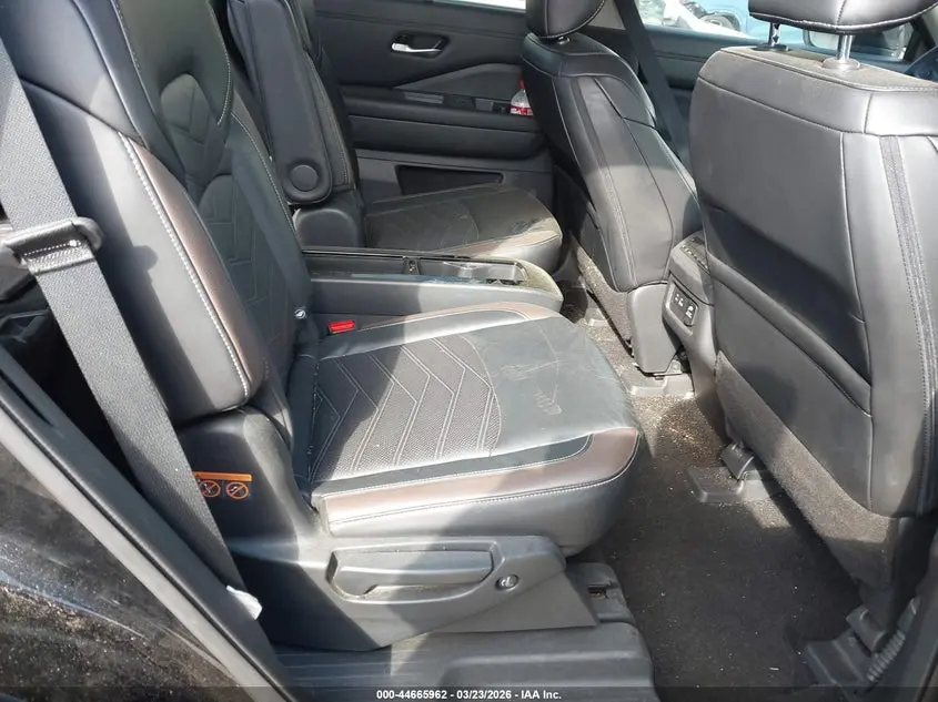 2024 NISSAN PATHFINDER PLATINUM FWD