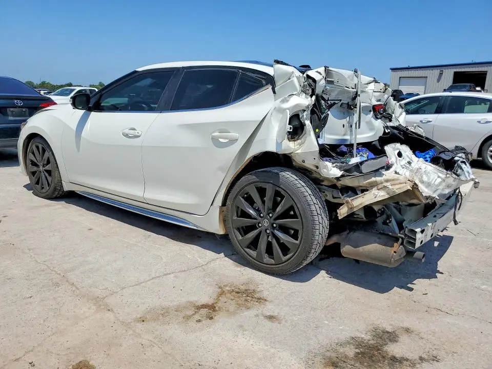 2022 NISSAN MAXIMA SR  