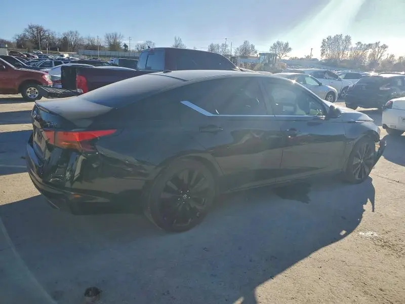 2019 NISSAN ALTIMA SR  