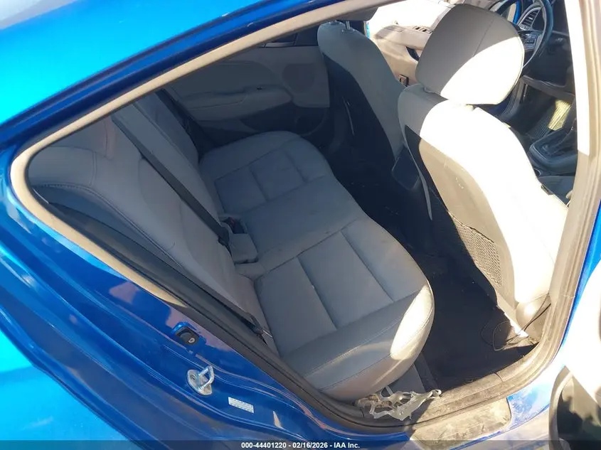 2017 HYUNDAI ELANTRA SE