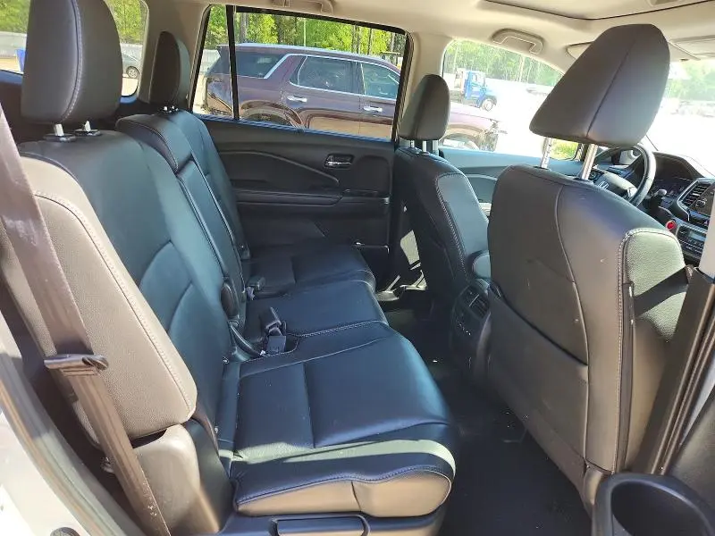 2022 HONDA PILOT SE  