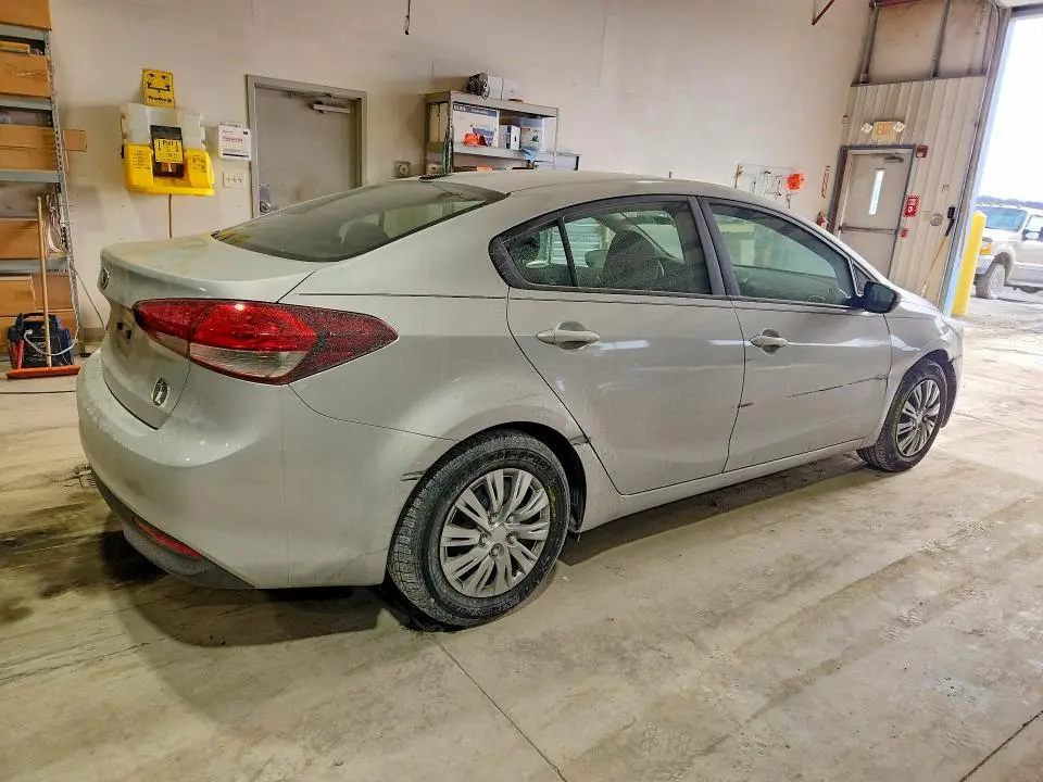 2017 KIA FORTE LX  