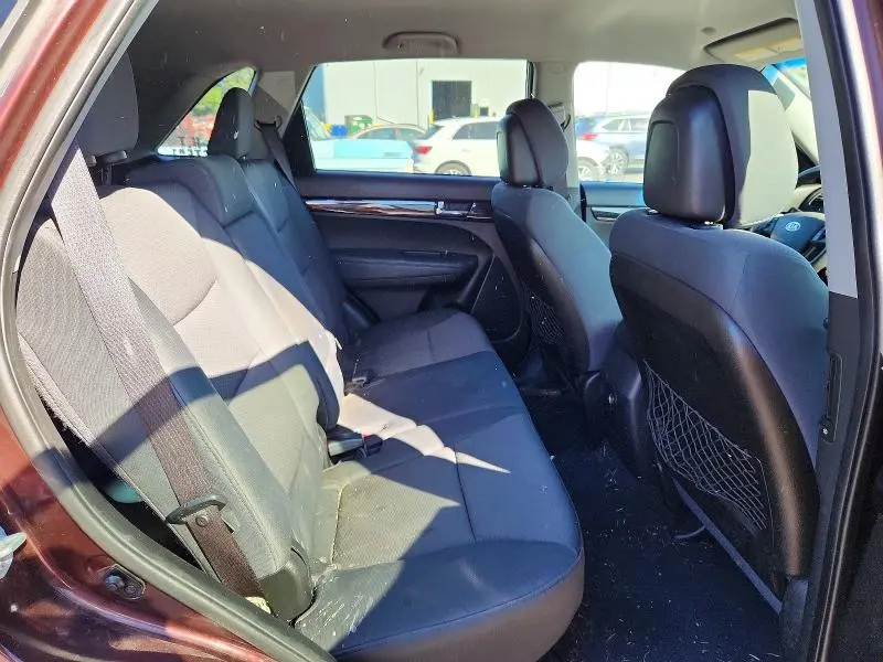 2013 KIA SORENTO LX  