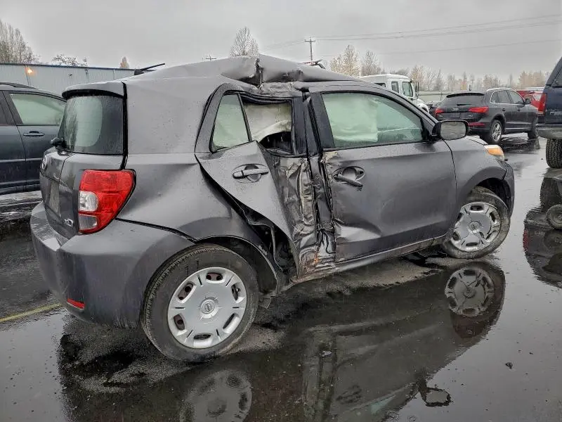 2010 TOYOTA SCION XD   