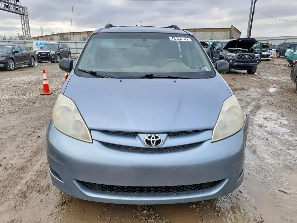 2010 TOYOTA SIENNA LE 7-PASSENGER  