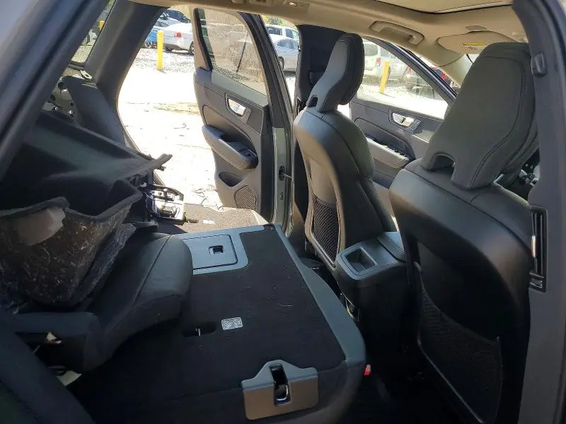 2025 VOLVO XC60 PLUS  