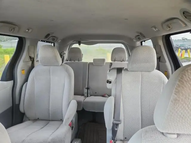 2011 TOYOTA SIENNA LE  