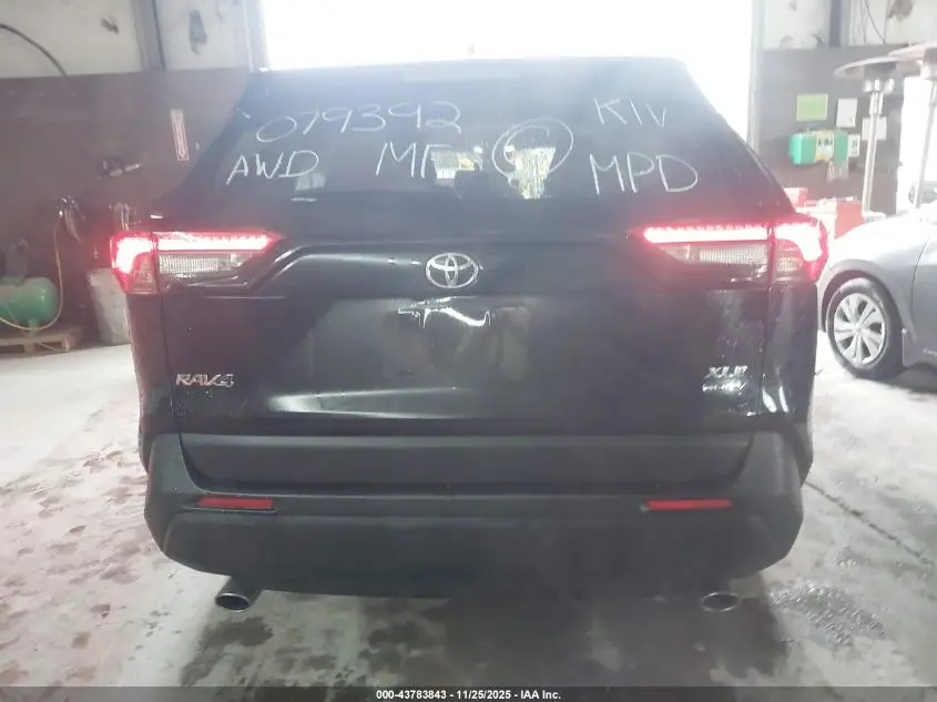 2025 TOYOTA RAV4 HYBRID XLE PREMIUM