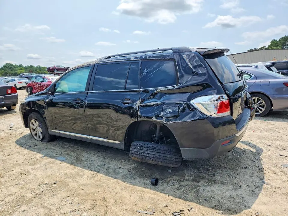 2012 TOYOTA HIGHLANDER SE  