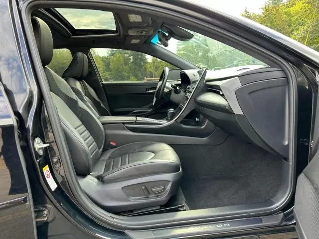 2019 TOYOTA AVALON XLE  