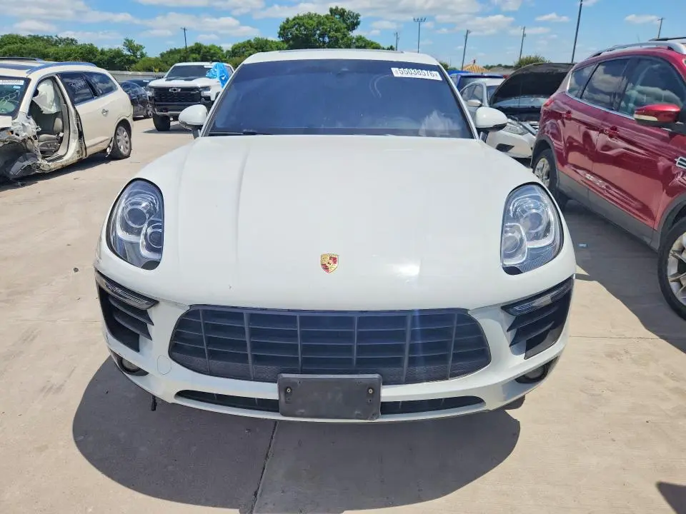 2017 PORSCHE MACAN   