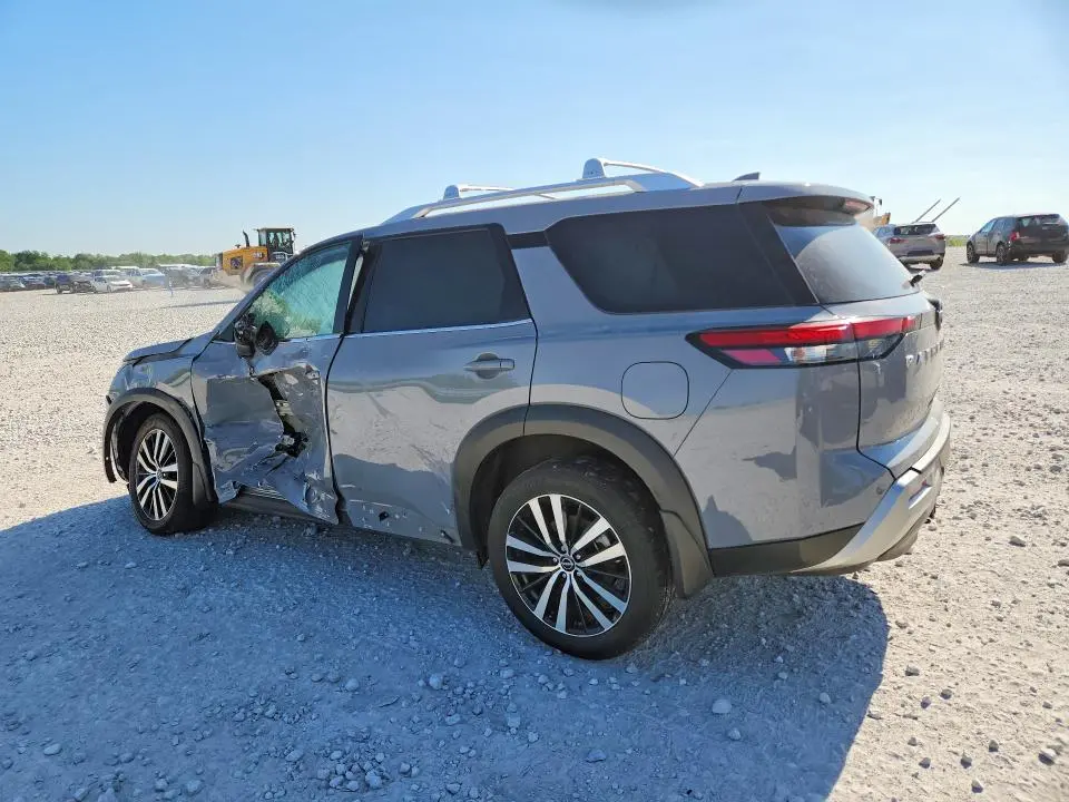2024 NISSAN PATHFINDER PLATINUM  