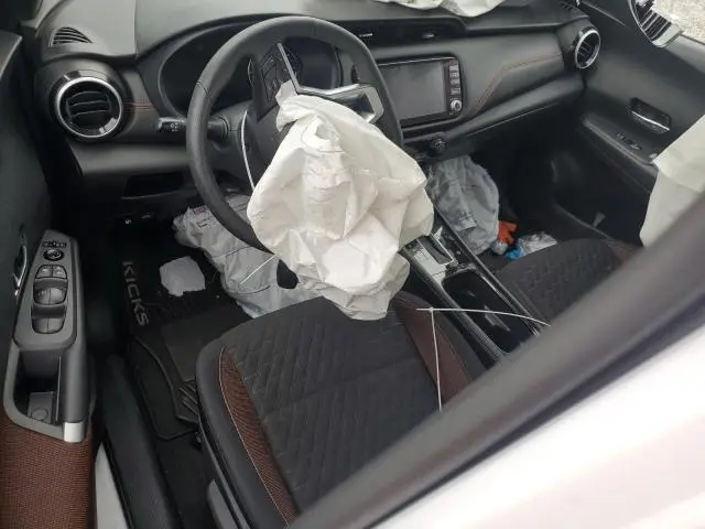 2023 NISSAN KICKS SR  