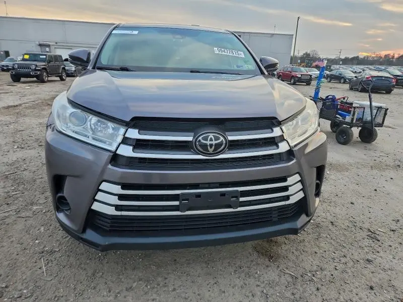 2019 TOYOTA HIGHLANDER LE  
