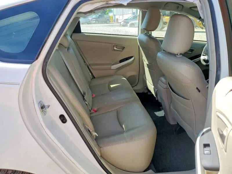 2014 TOYOTA PRIUS THREE  