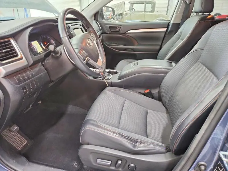 2015 TOYOTA HIGHLANDER LE PLUS  