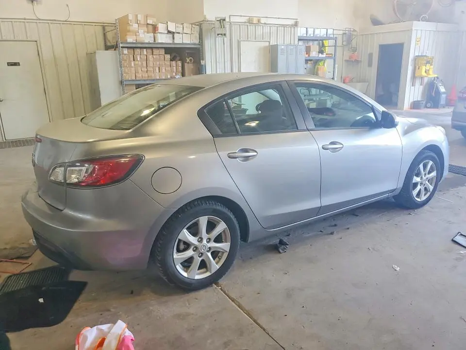 2010 MAZDA 3 I  