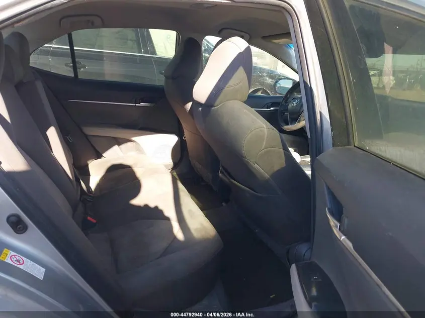 2018 TOYOTA CAMRY LE