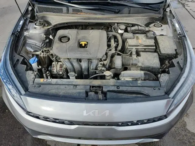 2023 KIA FORTE LX  