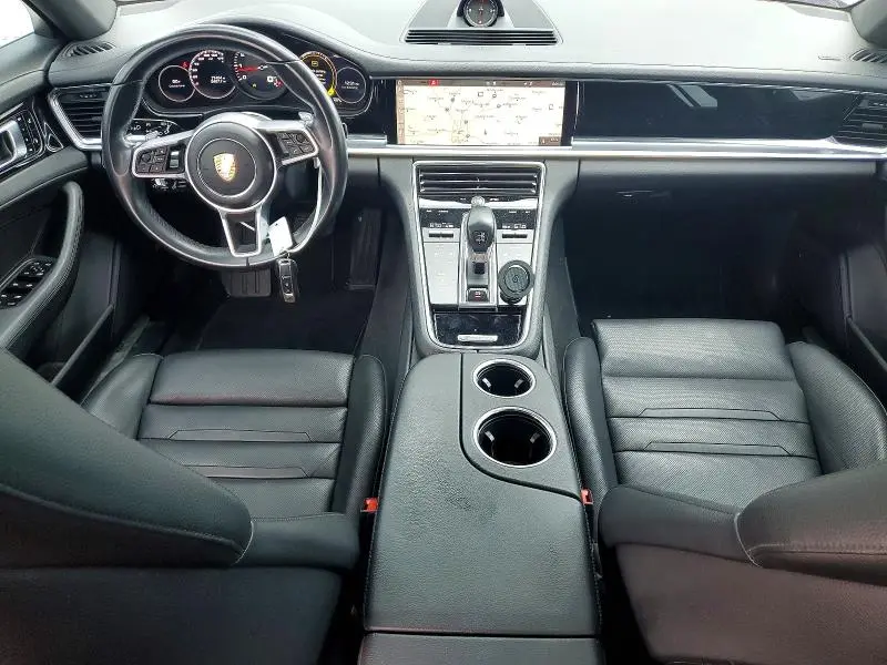 2018 PORSCHE PANAMERA 4  