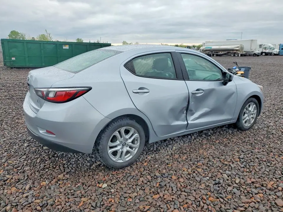 2017 TOYOTA YARIS IA BASE  