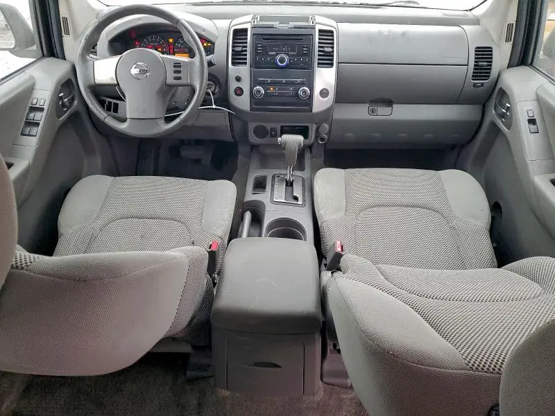 2010 NISSAN FRONTIER CREW CAB SE  