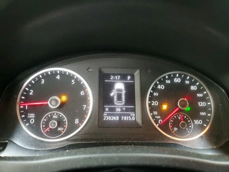 2013 VOLKSWAGEN TIGUAN S  