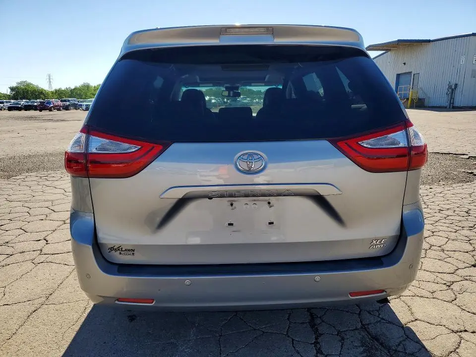 2015 TOYOTA SIENNA XLE 7-PASSENGER  